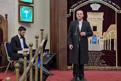 חיים גנץ מבצע קטע חזנות לחג: "לפיכך"