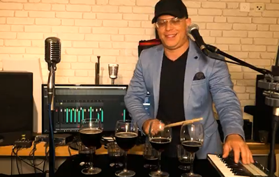 שי ברק מבצע עם מצות ולופר: "מה נשתנה"