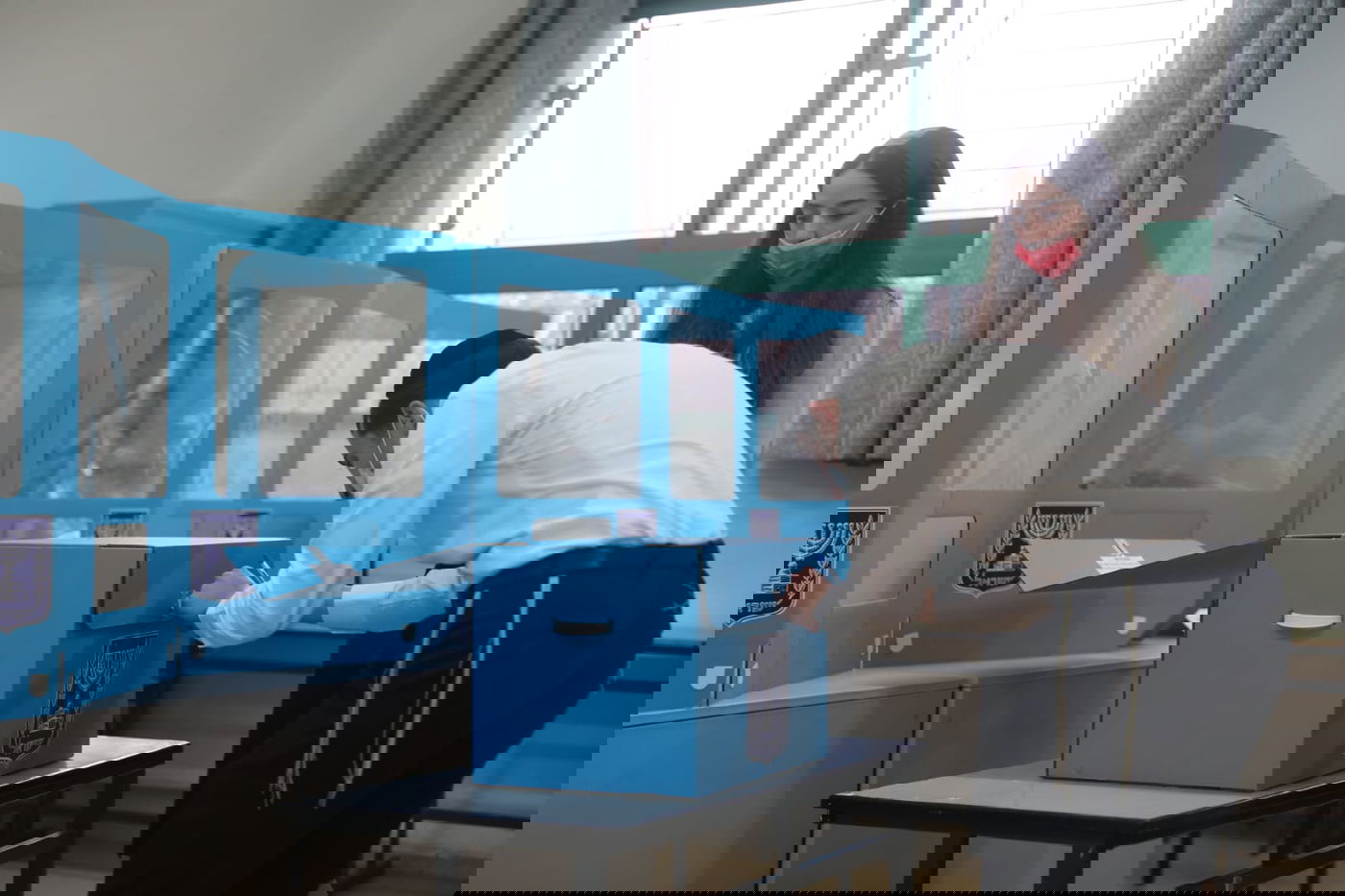 רגע לפני: כך נראית ההתארגנות בקלפי; צפו