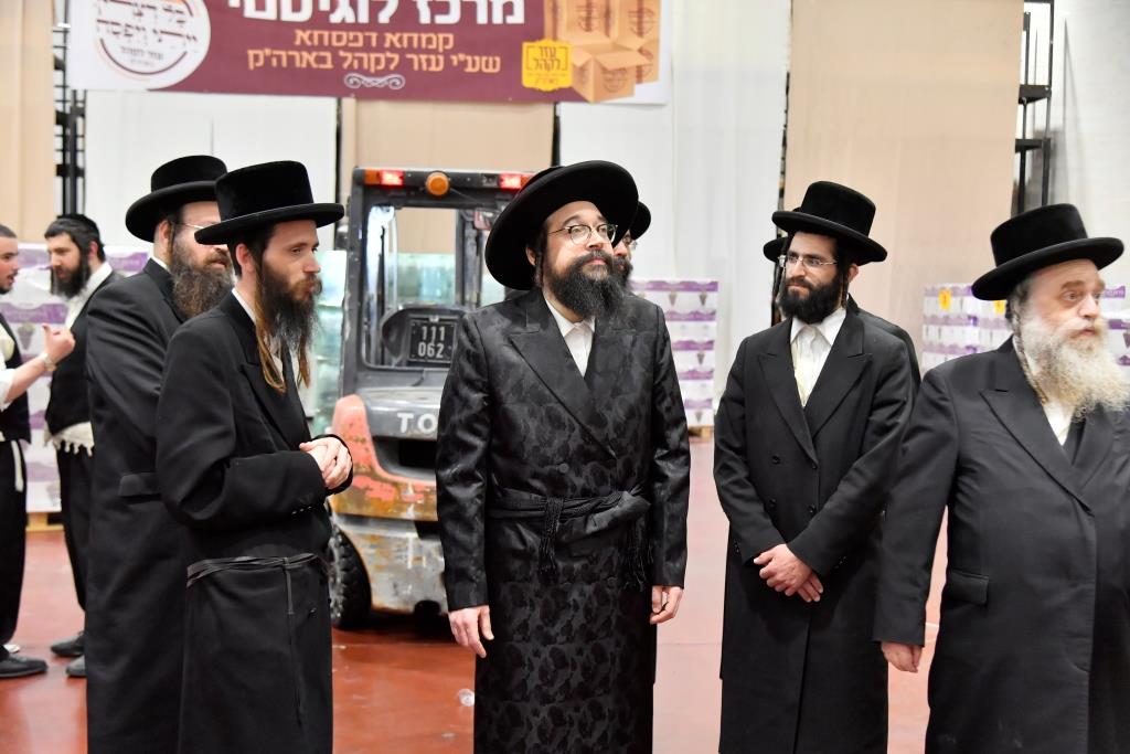 בניו של האדמו"ר ביקרו במרכז הקמחא דפסחא