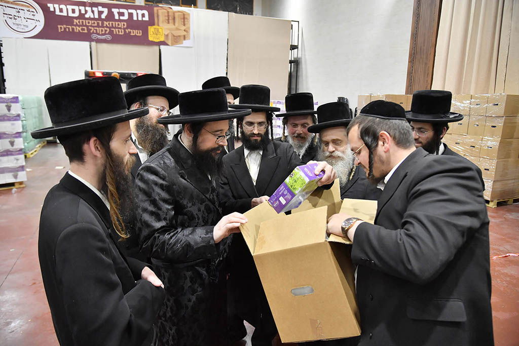 בניו של האדמו"ר ביקרו במרכז הקמחא דפסחא