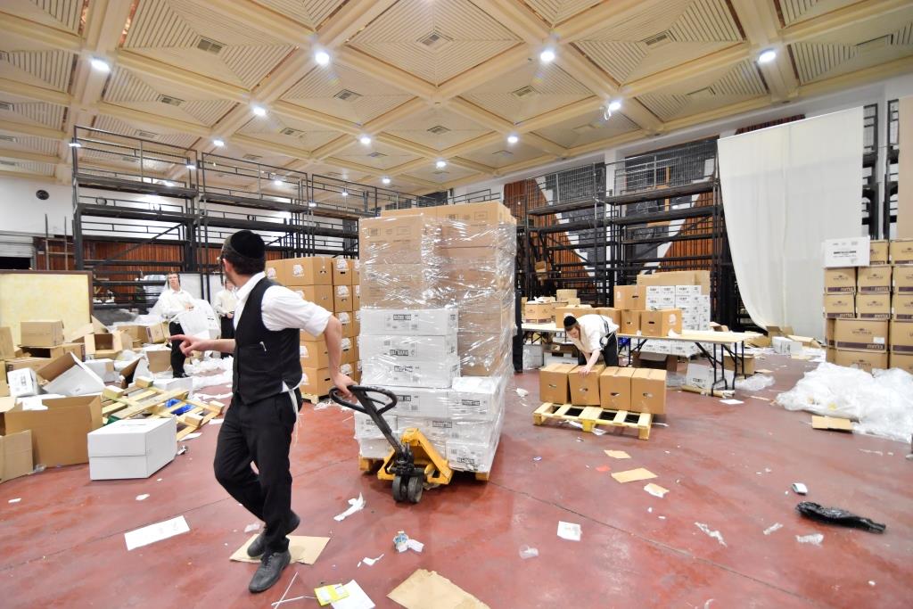 בניו של האדמו"ר ביקרו במרכז הקמחא דפסחא