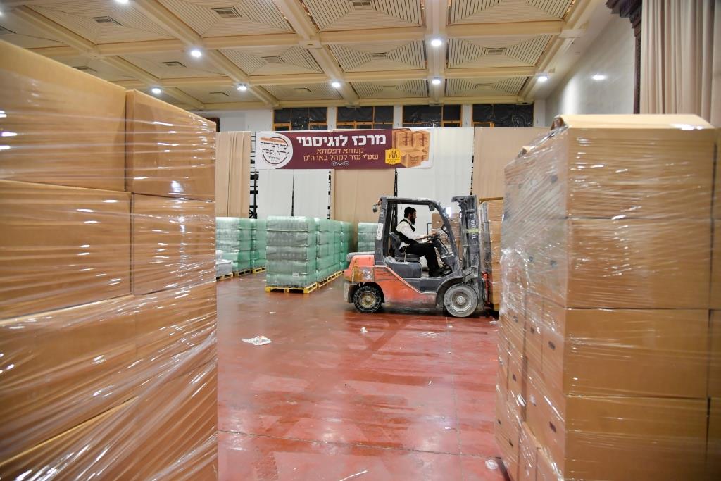 בניו של האדמו"ר ביקרו במרכז הקמחא דפסחא