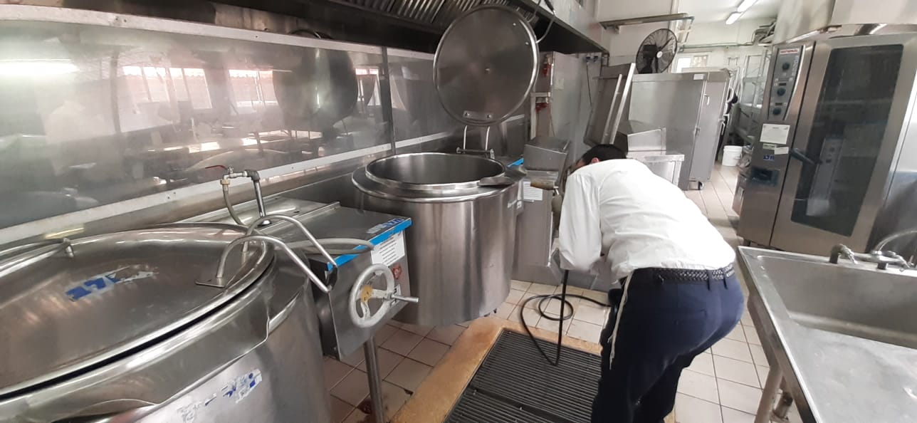 בחורי הישיבות פשטו על הבסיס הצבאי; צפו