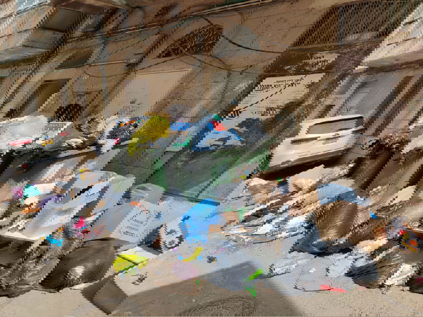 פינוי האשפה משוק מאה שערים - הופסק