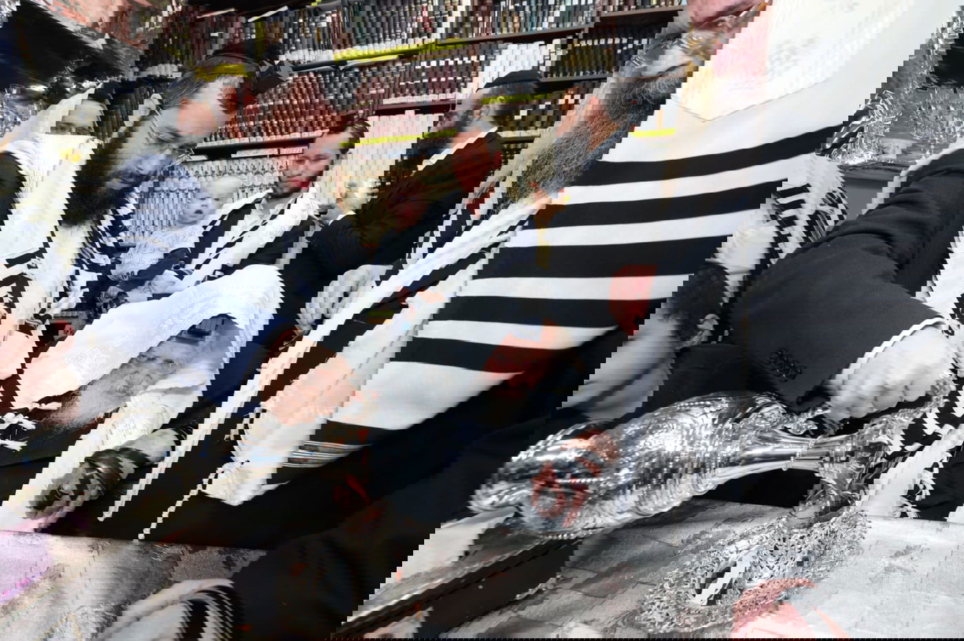 מרן שר התורה סיים את התורה - והתחיל מחדש; תיעוד