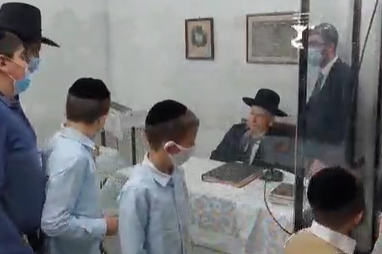 מתברכים אצל ראש הישיבה