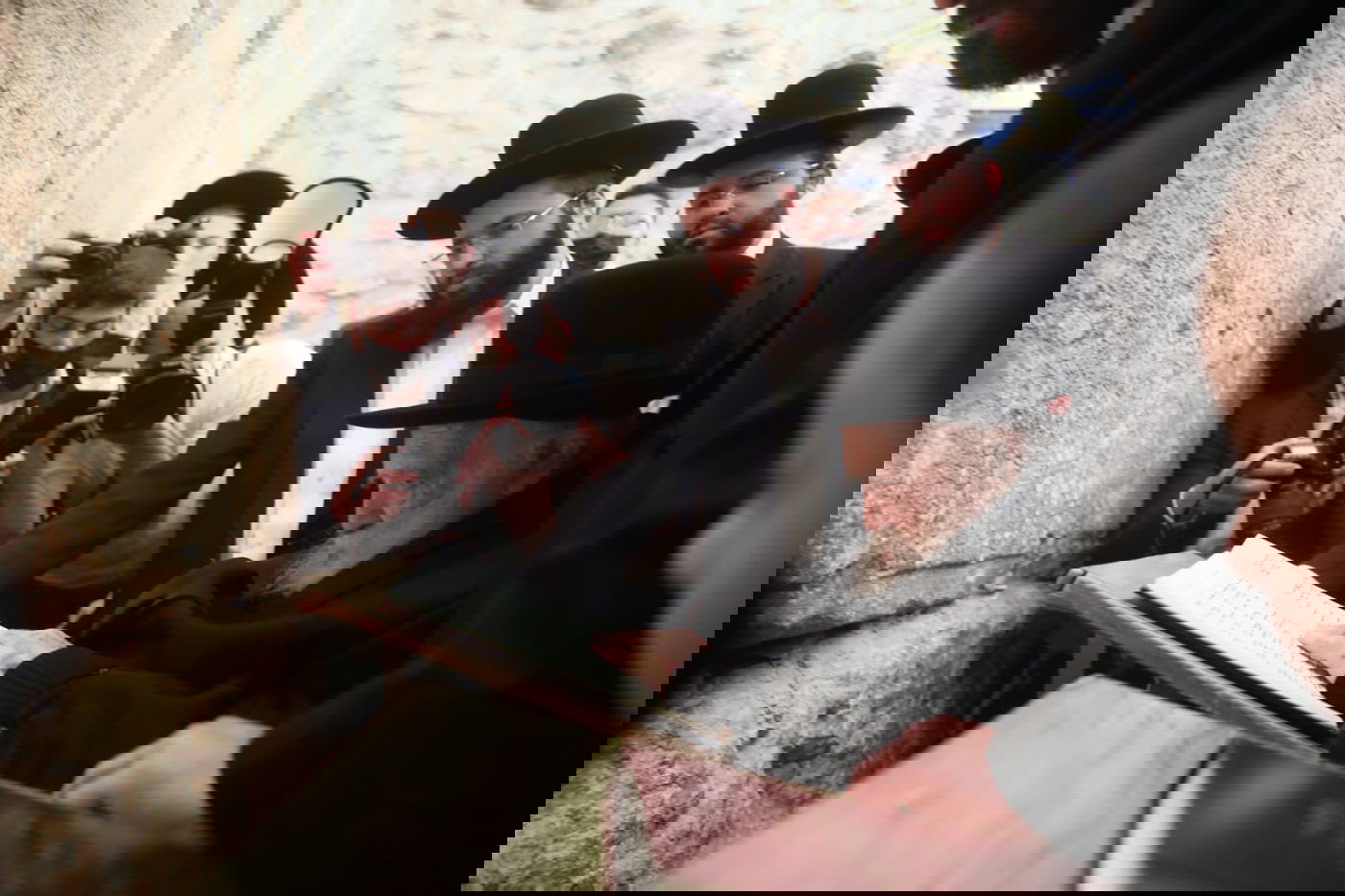 לאחר שנה וחצי: מרן הגר"ח קנייבסקי ביקר בכותל המערבי; תיעוד