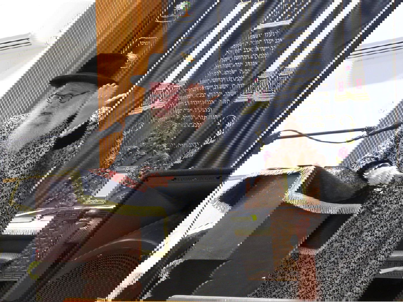 תיעוד: הגאב"ד הגרא״י שלזינגר מסר שיעור בקרעטשניף