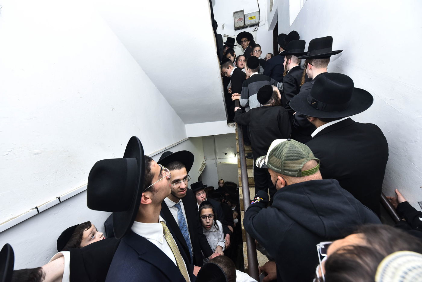 אלפים הקבילו את פני מרן שר התורה • צפו