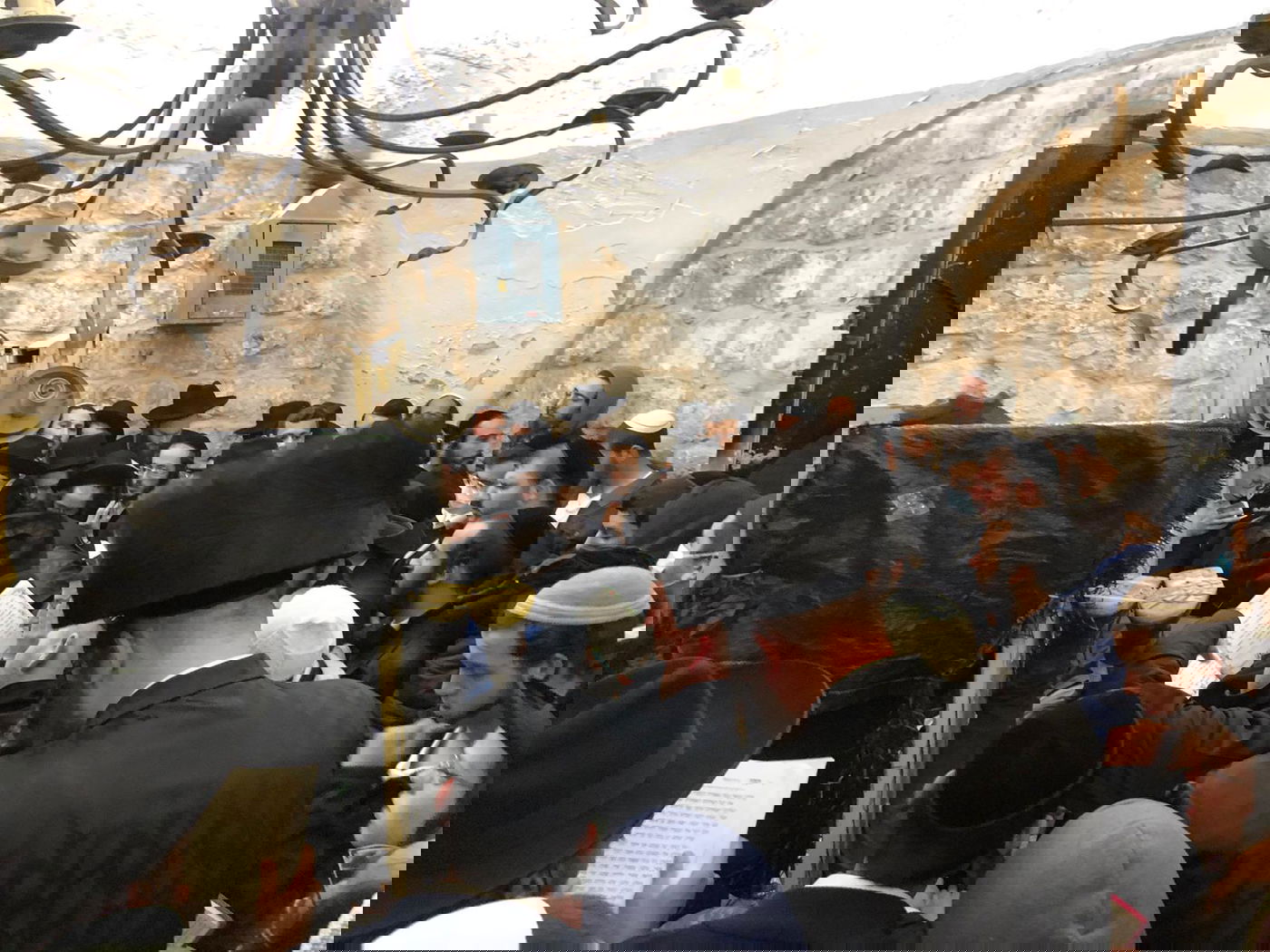 מאות עלו לקבר יוסף בשכם • צפו בתיעוד