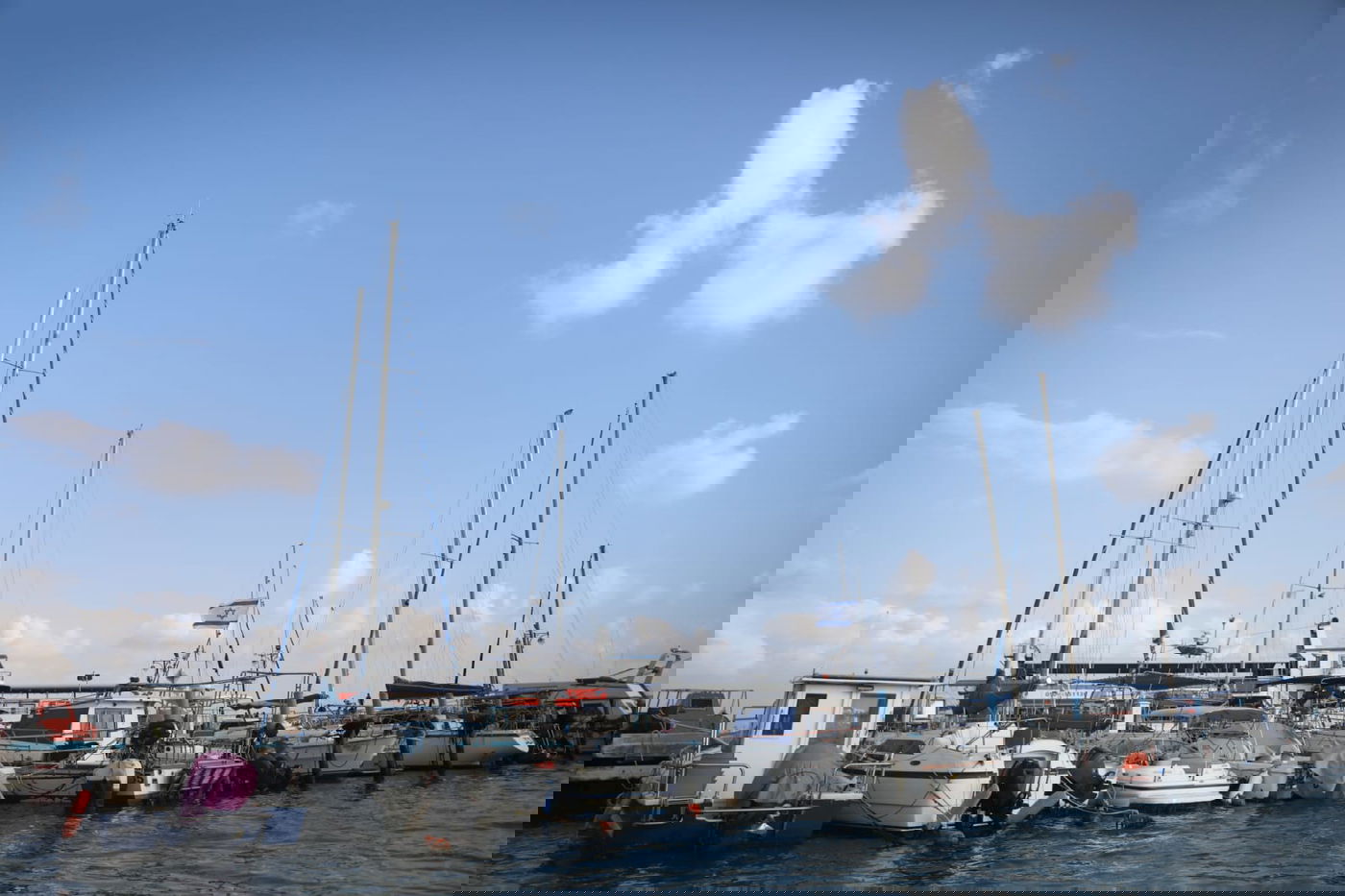 מבלים בחול המועד בעיר העתיקה בעכו; גלריה