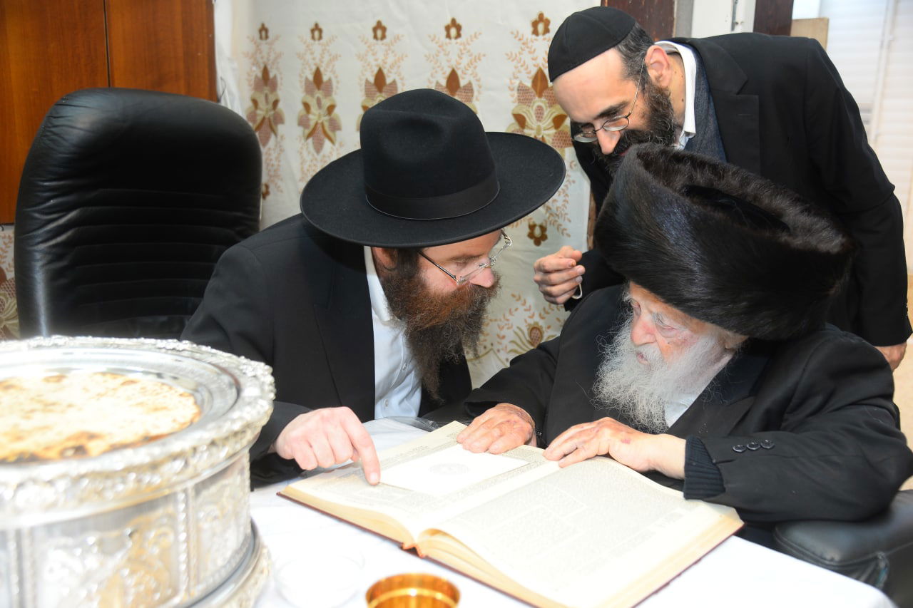 תיעוד: מרן הגר"ח קנייבסקי נפרד מהמצות