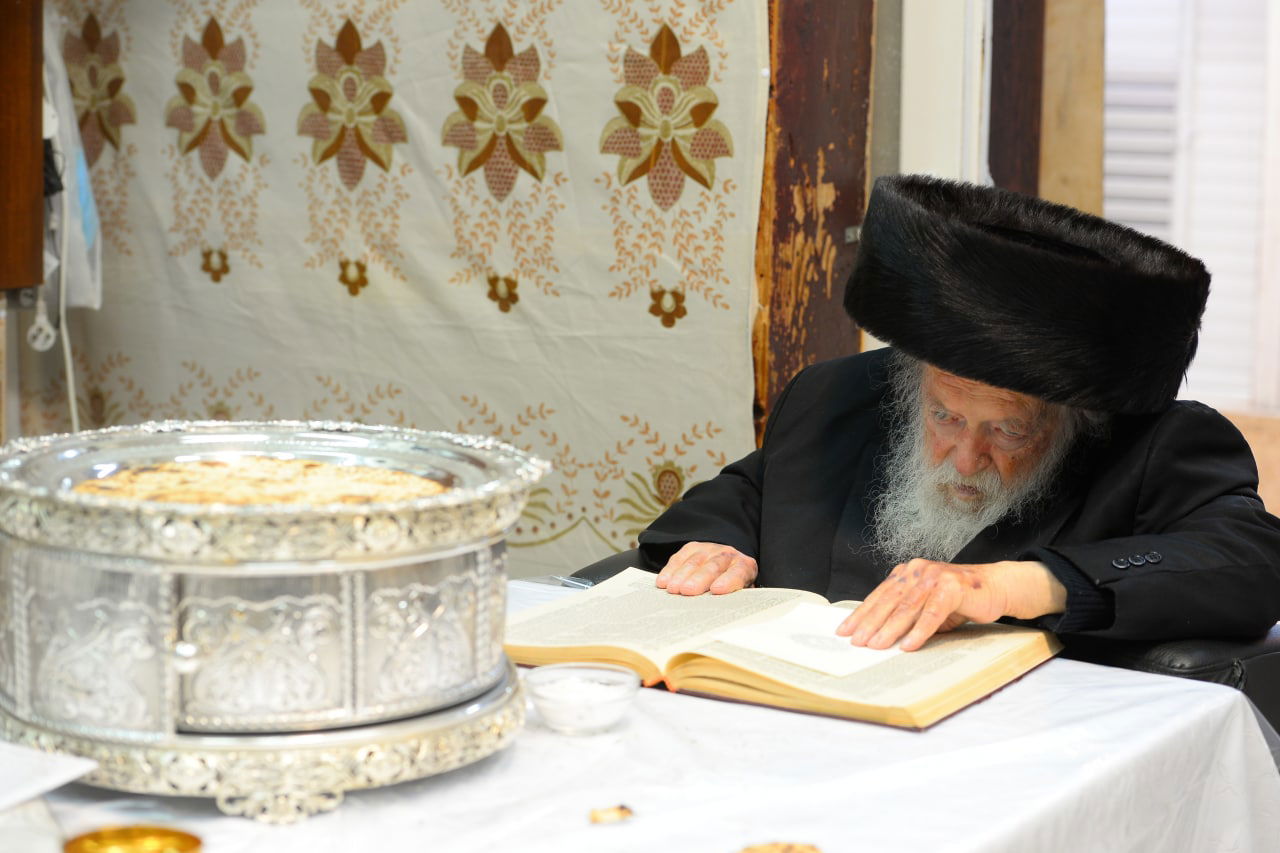 תיעוד: מרן הגר"ח קנייבסקי נפרד מהמצות