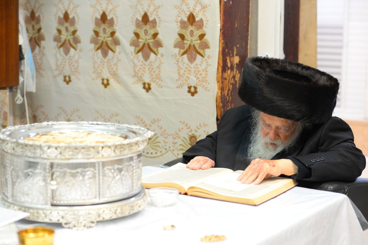 תיעוד: מרן הגר"ח קנייבסקי נפרד מהמצות