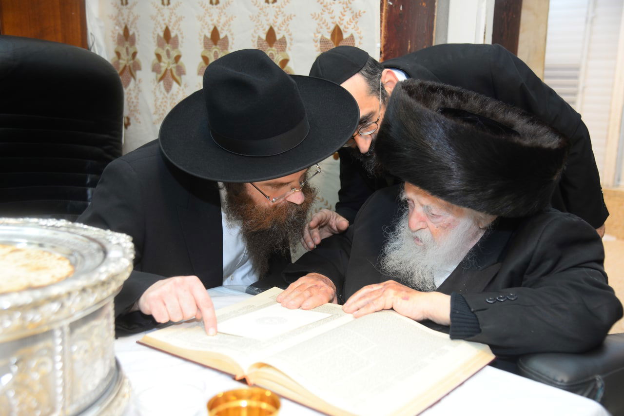 תיעוד: מרן הגר"ח קנייבסקי נפרד מהמצות