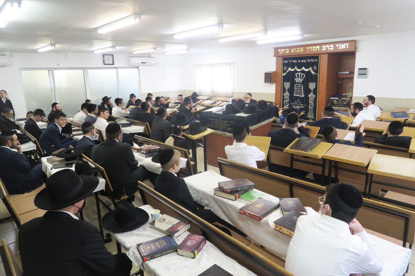 לאחר שהחלים: הגר"ח אקרמן מסר שיעור לתלמידיו