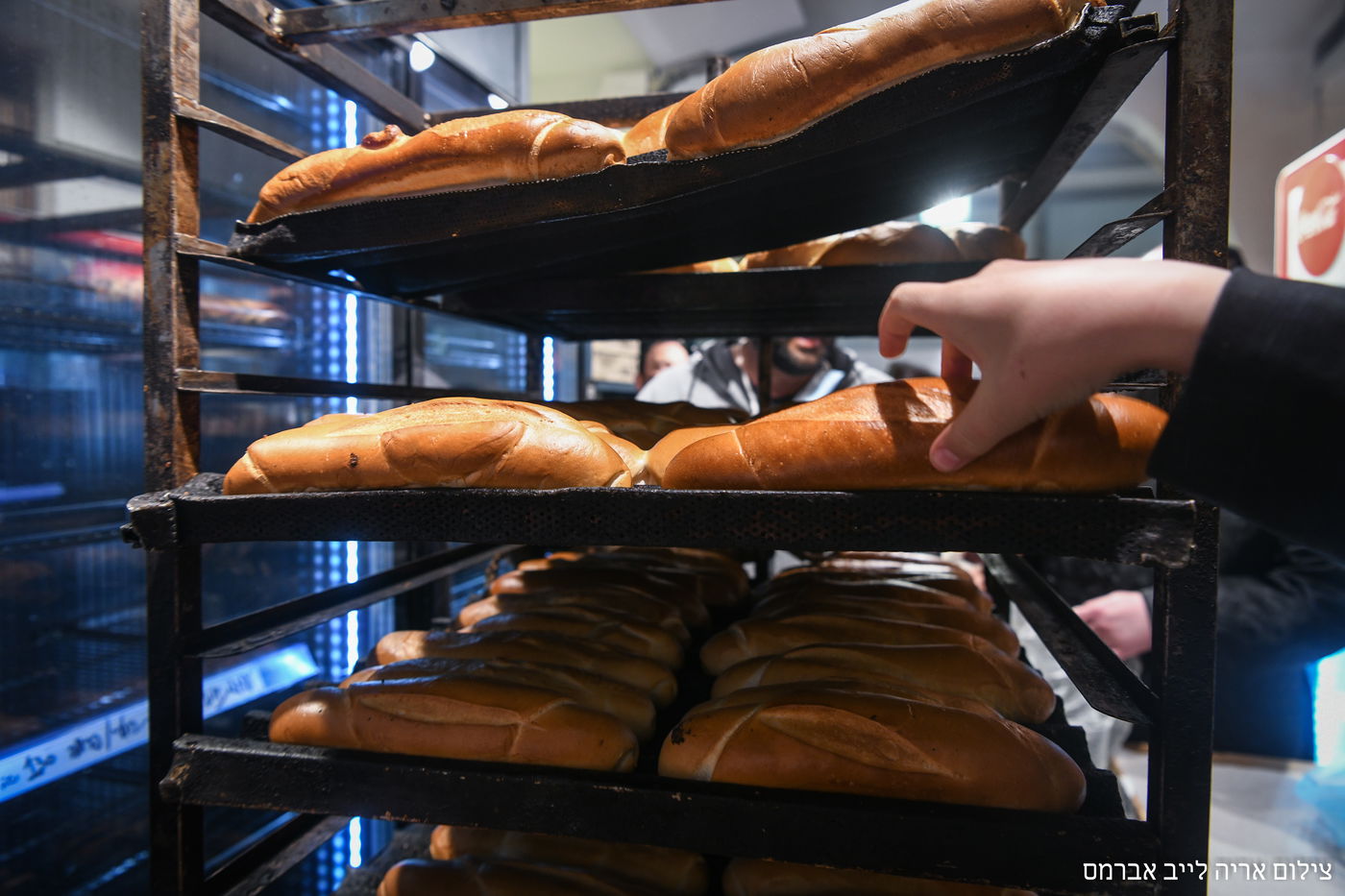 הירושלמים הסתערו על החמץ הראשון; צפו