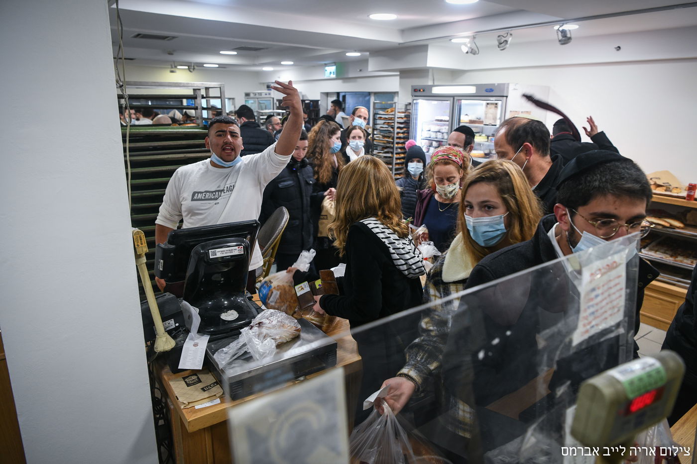 הירושלמים הסתערו על החמץ הראשון; צפו