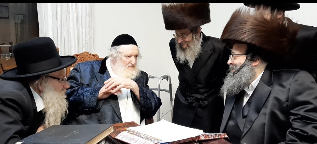 מראות חג הפסח בקהילת סאטמר בבני ברק