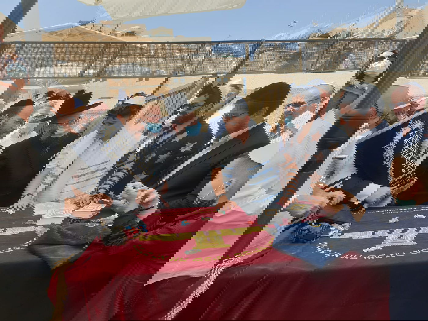 השחקן יהודה לוי חגג בר מצווה לאחיינו בכותל המערבי