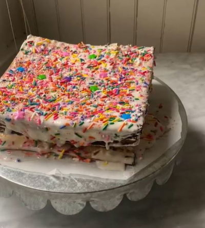 מה עושים עם המצות שנשארו? עוגת קונפטי למשל!