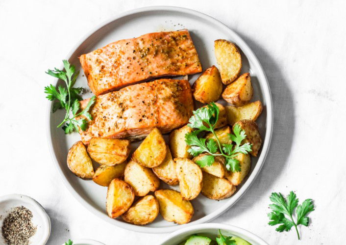 סלמון צלוי בחרדל וסוכר חום