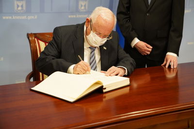 ריבלין מטיל את המנדט על נתניהו, היום