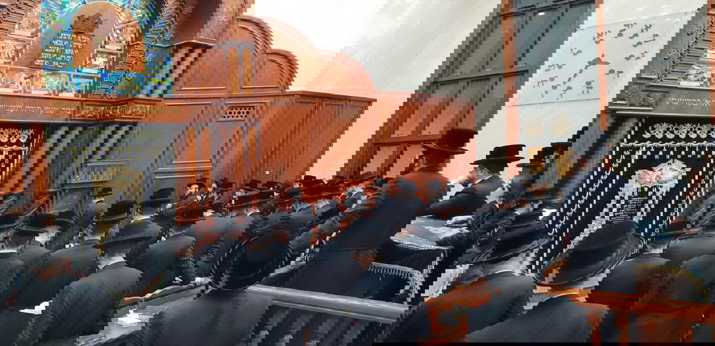 החסידים המתינו לרבי ששב ארצה; תיעוד