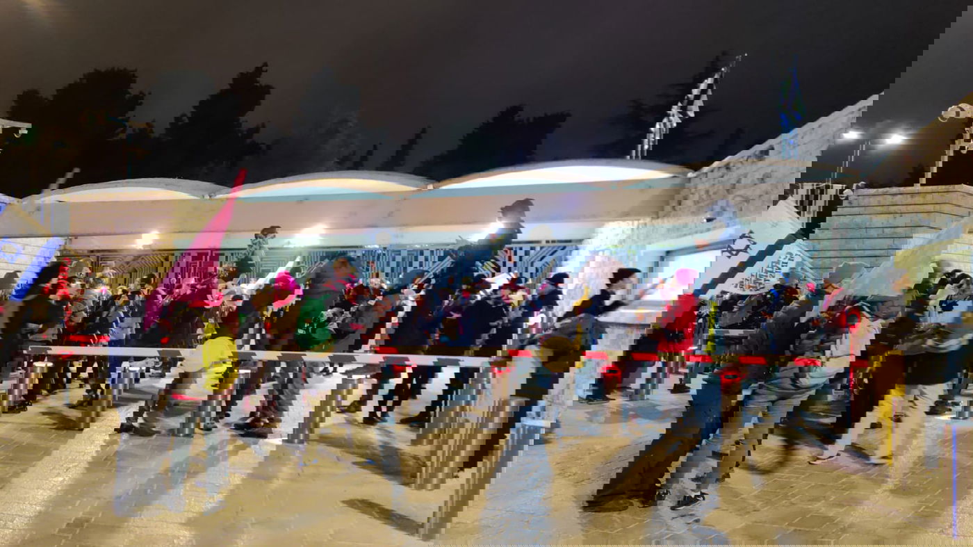 עשרות הפגינו בסמוך לבית הנשיא; תיעוד