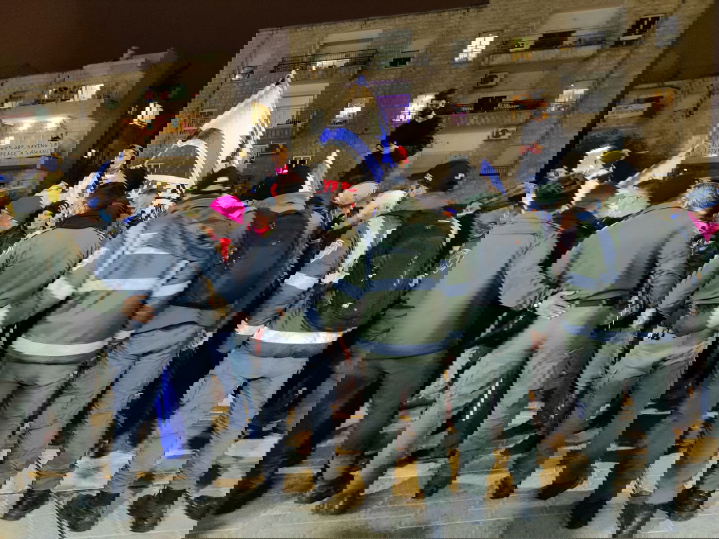 עשרות הפגינו בסמוך לבית הנשיא; תיעוד