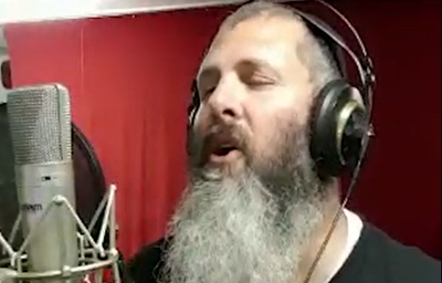 עדי גביסון בגרסה ווקאלית לשירו: יותר מהכל