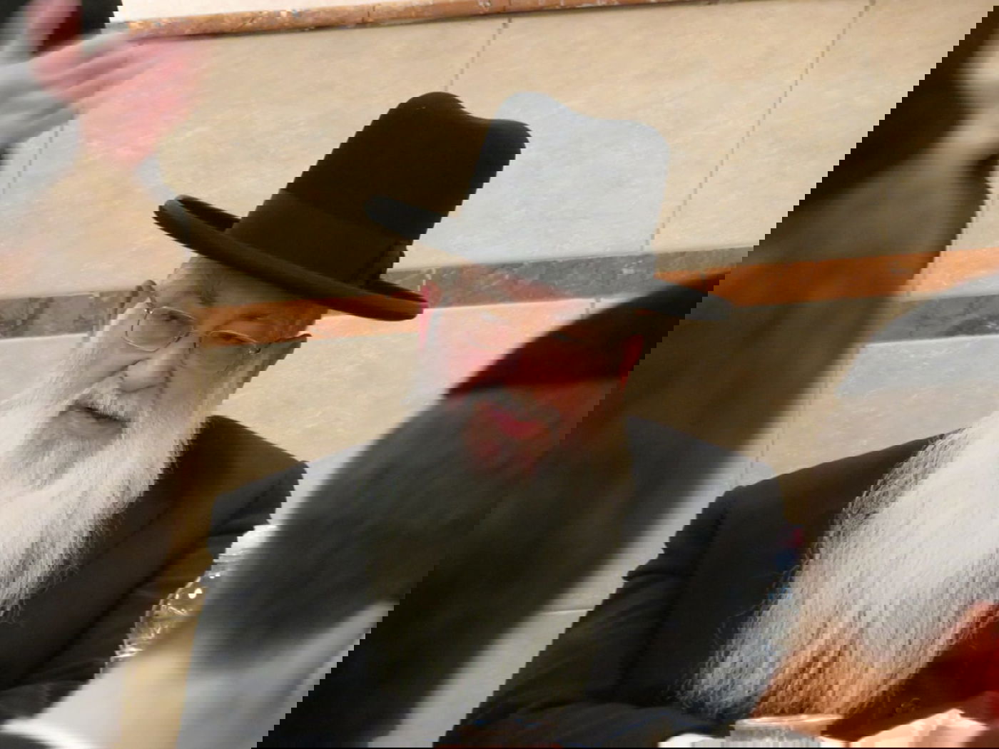 בחורים הוציאו ספר לע"נ חברם שנפטר; צפו