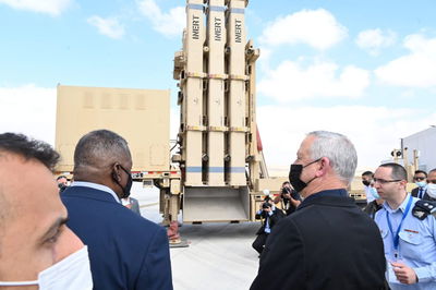 גנץ והשר האמריקני הבכיר