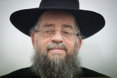 יום השנה לפטירתו; שיר לזכרו של הרב הבר