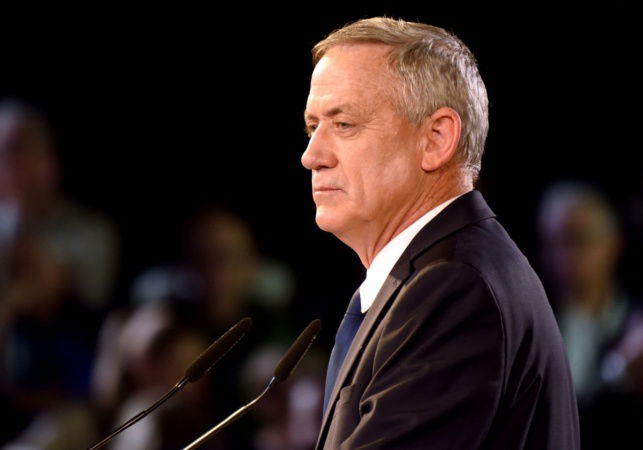 בני גנץ, השבוע