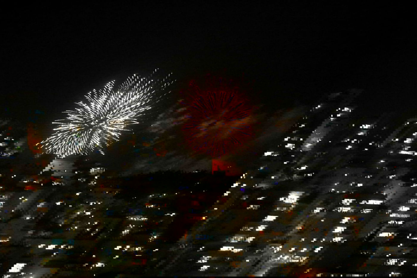 כך נראו הזיקוקים משכונת הר נוף בירושלים