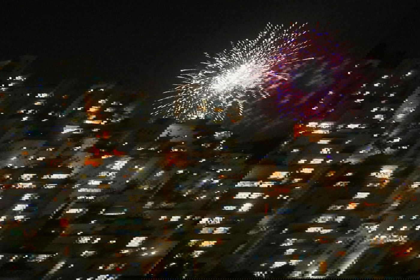 כך נראו הזיקוקים משכונת הר נוף בירושלים