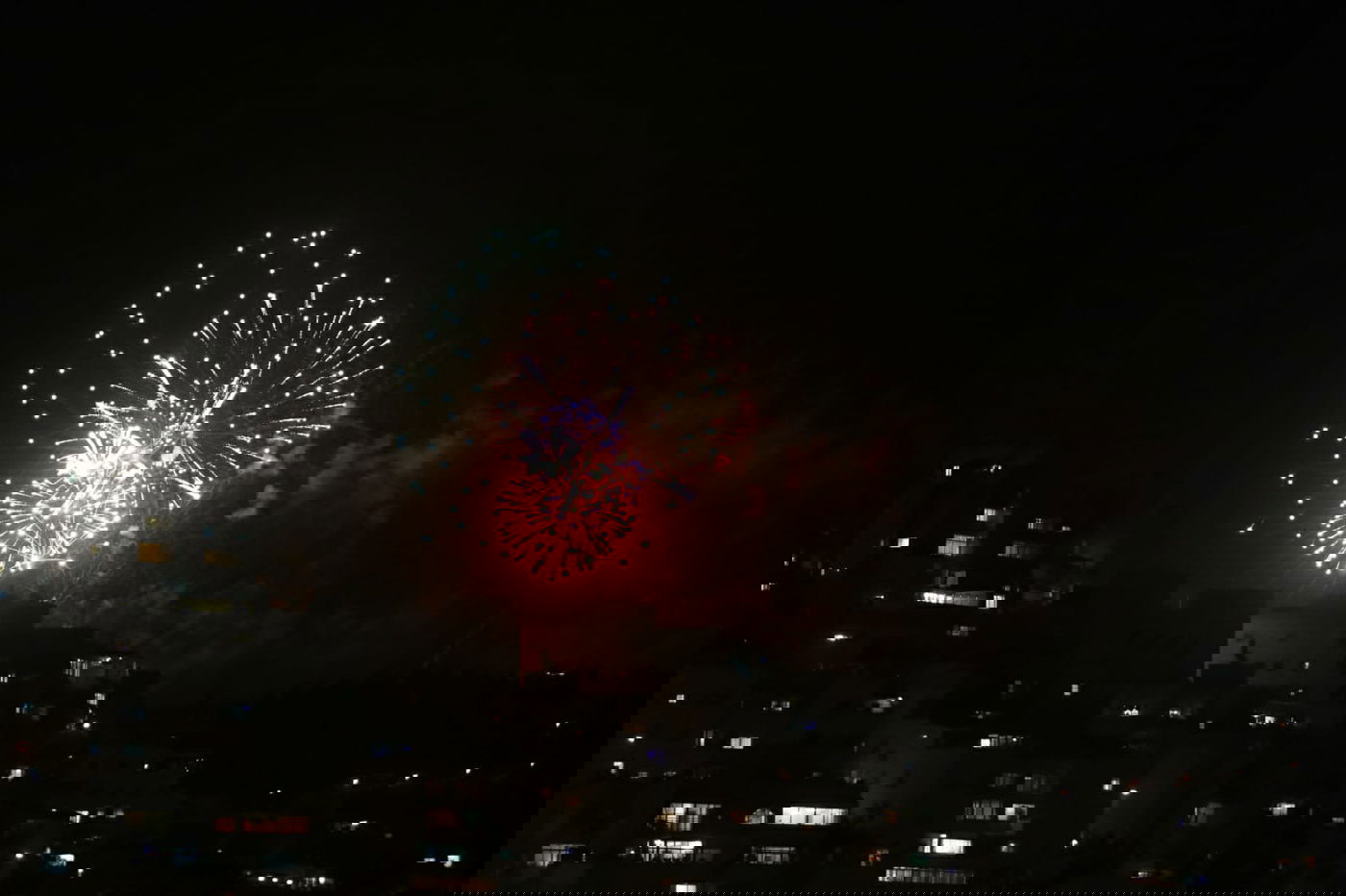 כך נראו הזיקוקים משכונת הר נוף בירושלים