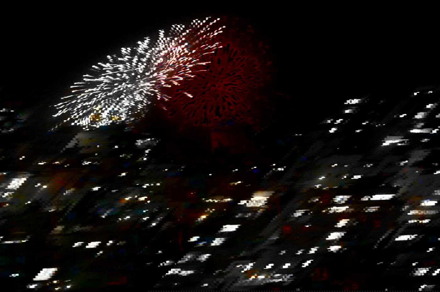 כך נראו הזיקוקים משכונת הר נוף בירושלים