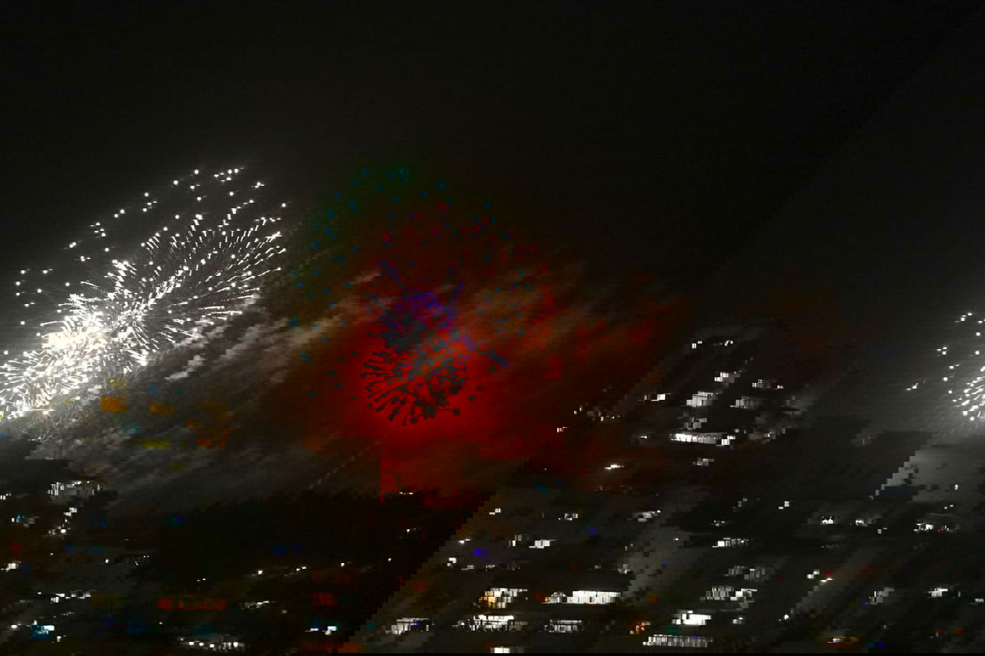 כך נראו הזיקוקים משכונת הר נוף בירושלים