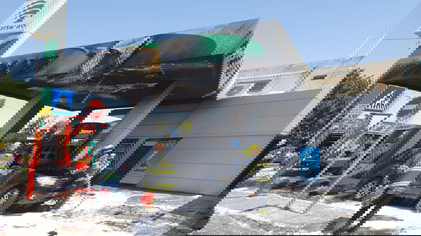 בתדלוק: הרכב עלה באש - התחנה הוצתה