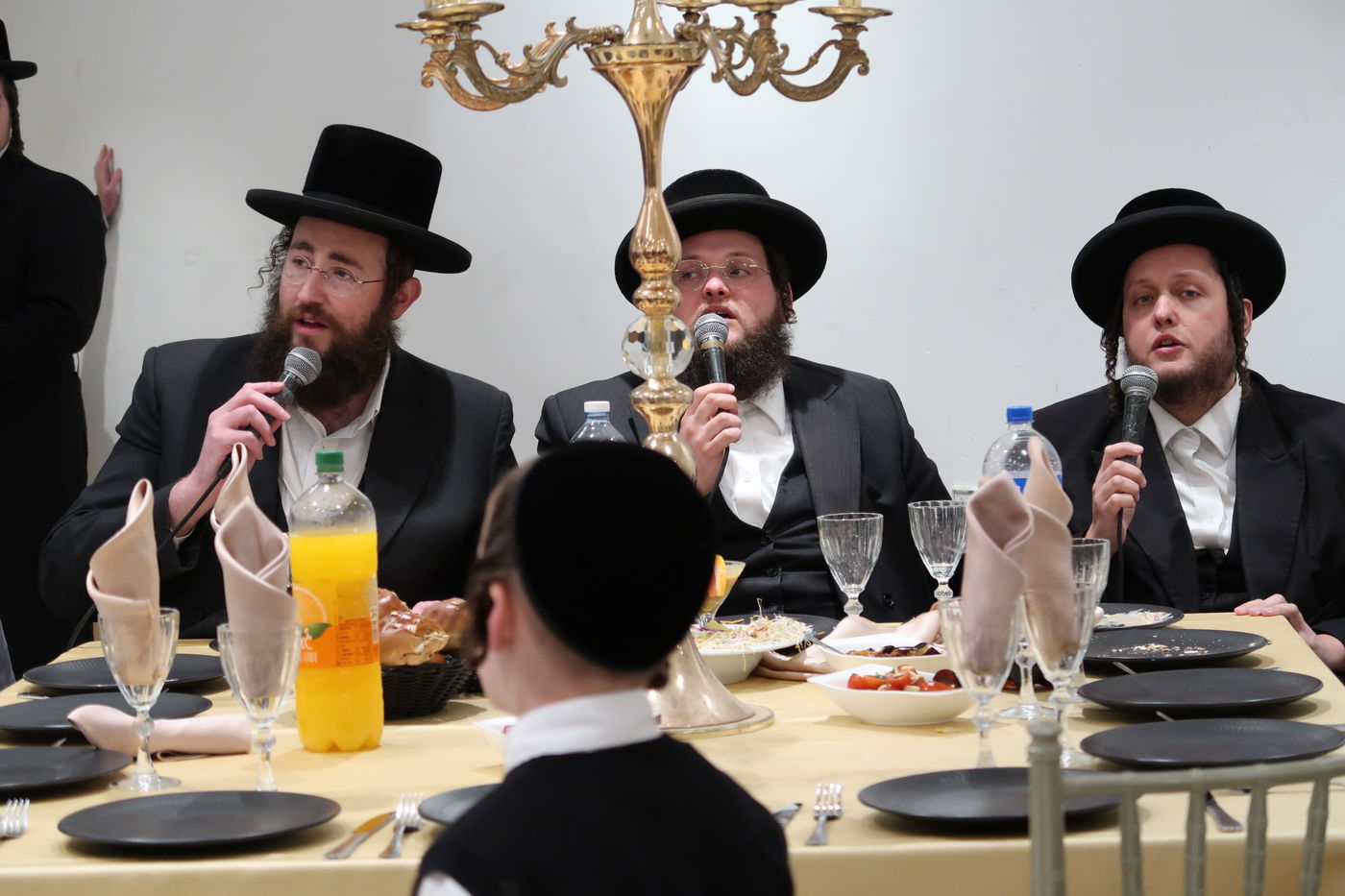 בלעלוב ניקלשבורג חגגו אירוסין לבן זקוניו של הרבי