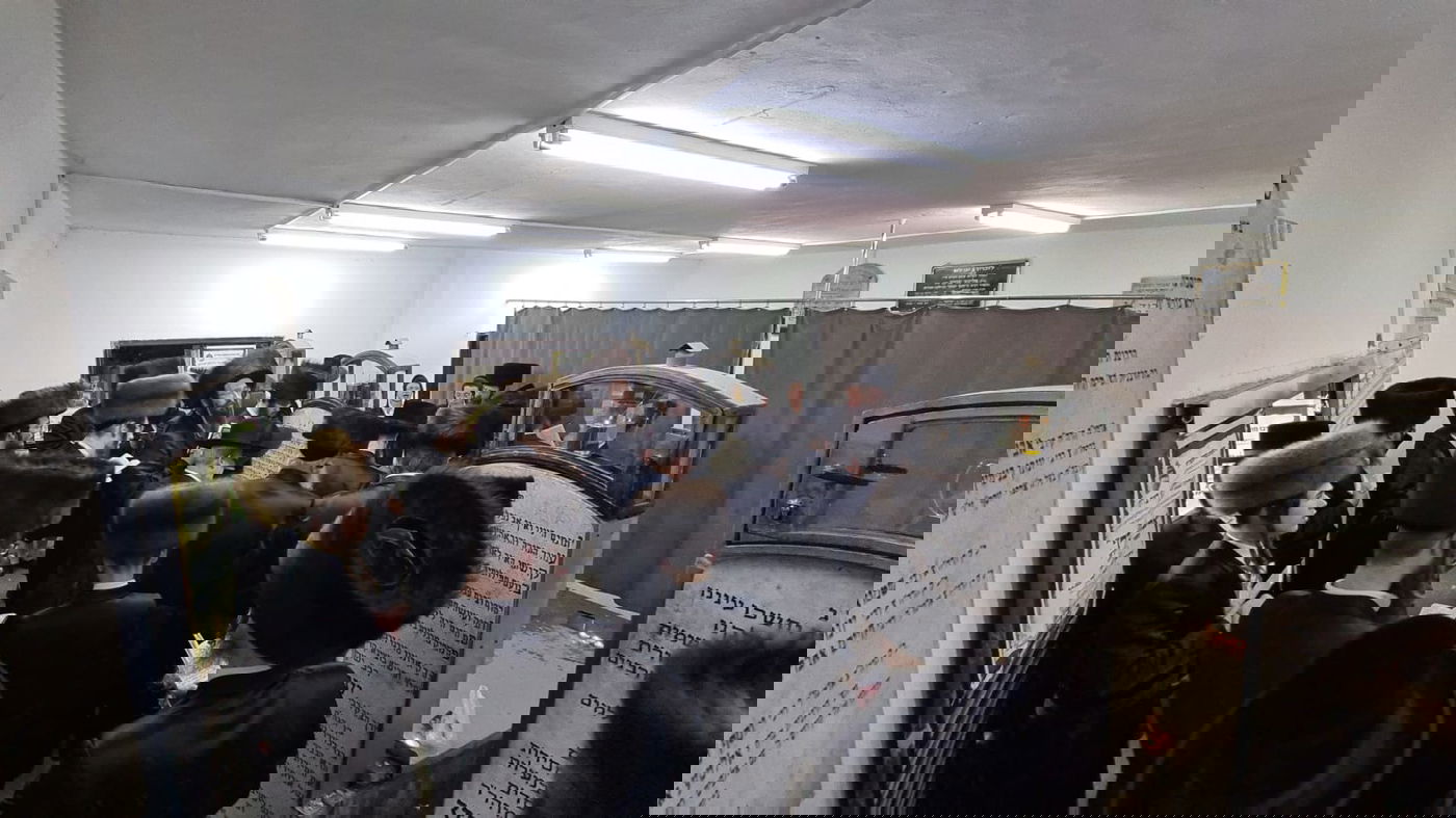 תיעוד: המונים בהילולת ה'אמרי יוסף' מספינקא זיע"א