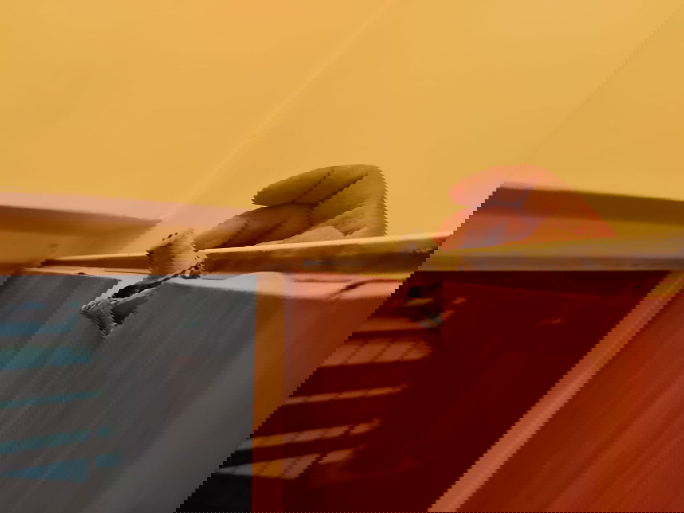 רימונים ומעצרי שווא של קשישים באמצע הלילה • תיעוד