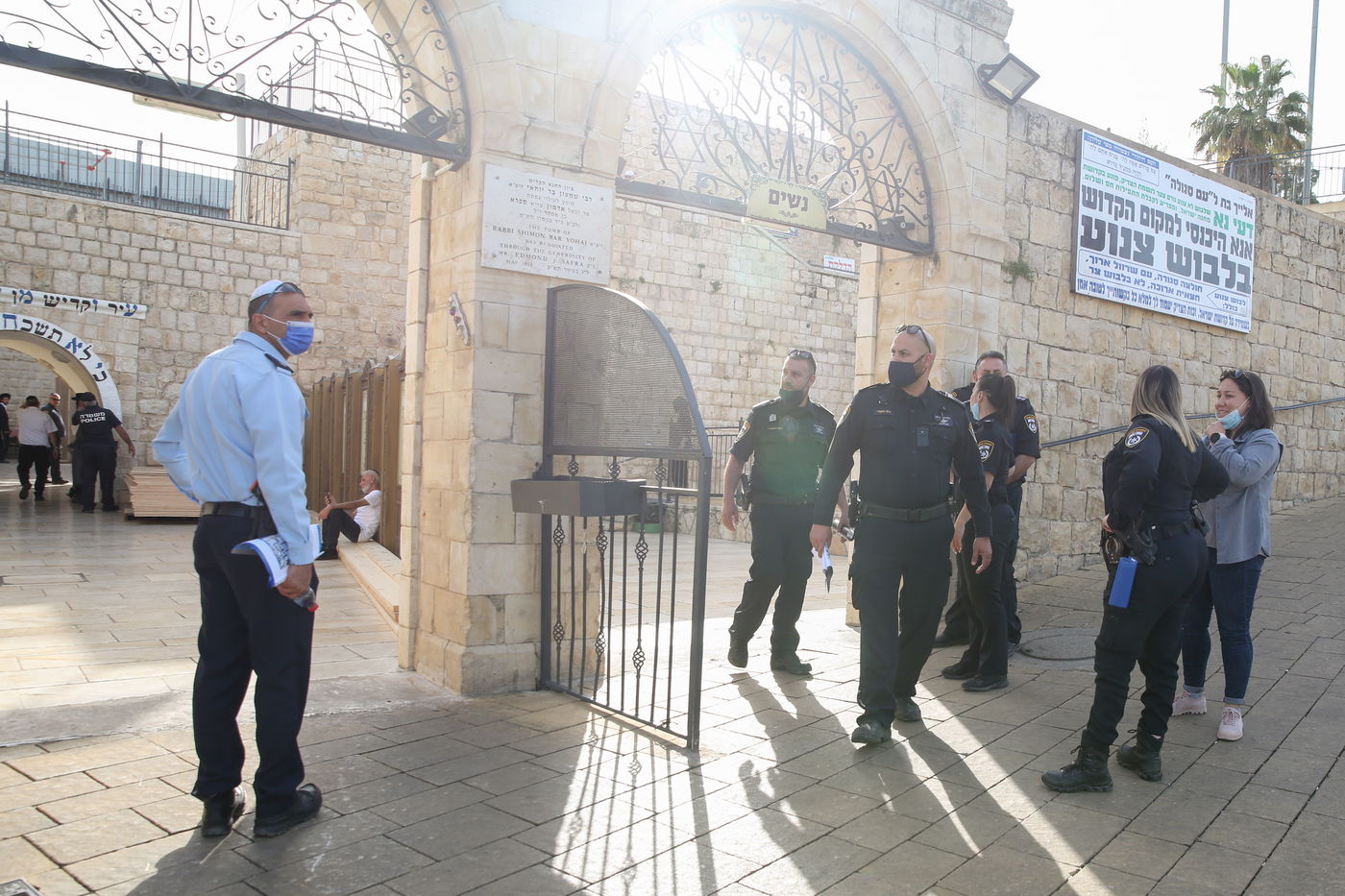 כשבוע לפני ל"ג בעומר; צפו בהכנות במירון