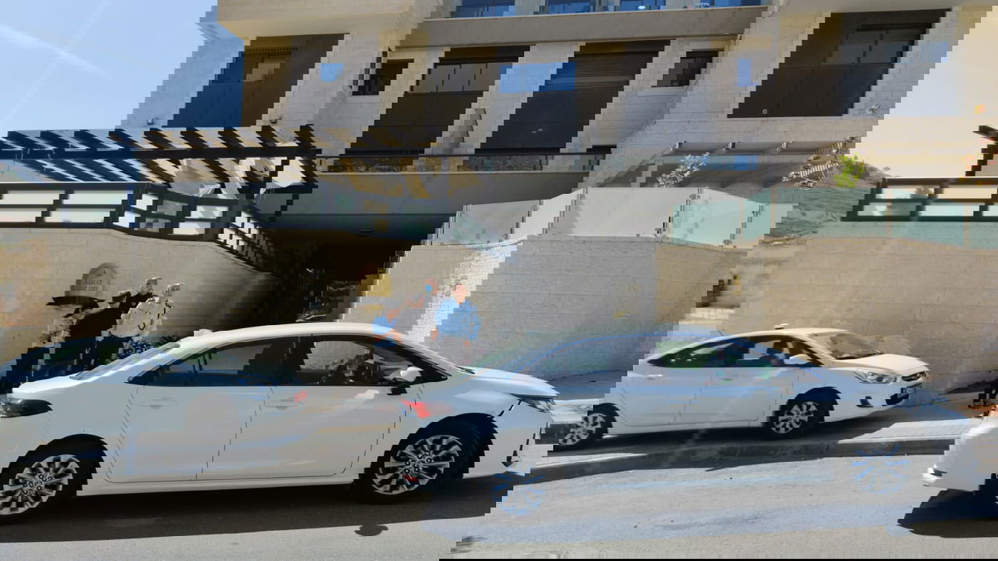 ביתו של משי זהב, הבוקר