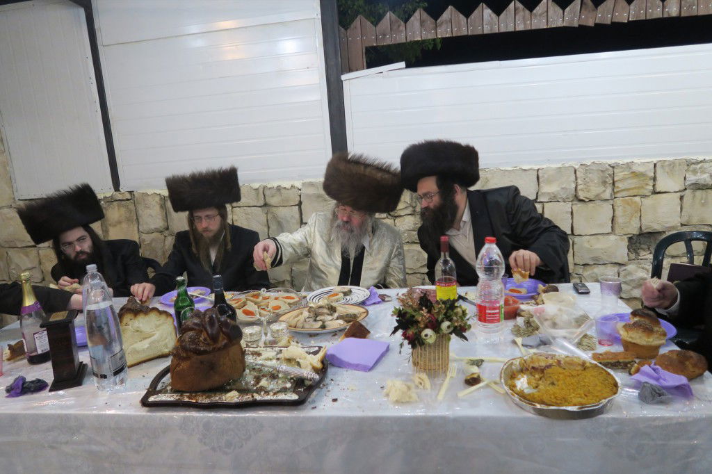 תיעוד: האדמו"ר מראחוב שבת בביתר עילית