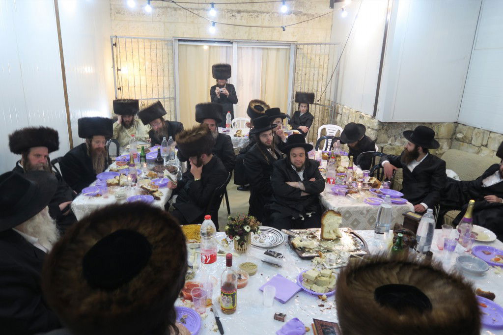 תיעוד: האדמו"ר מראחוב שבת בביתר עילית