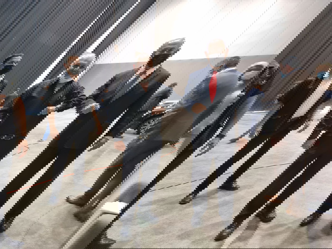 נתניהו עם חיים כץ, במרכז